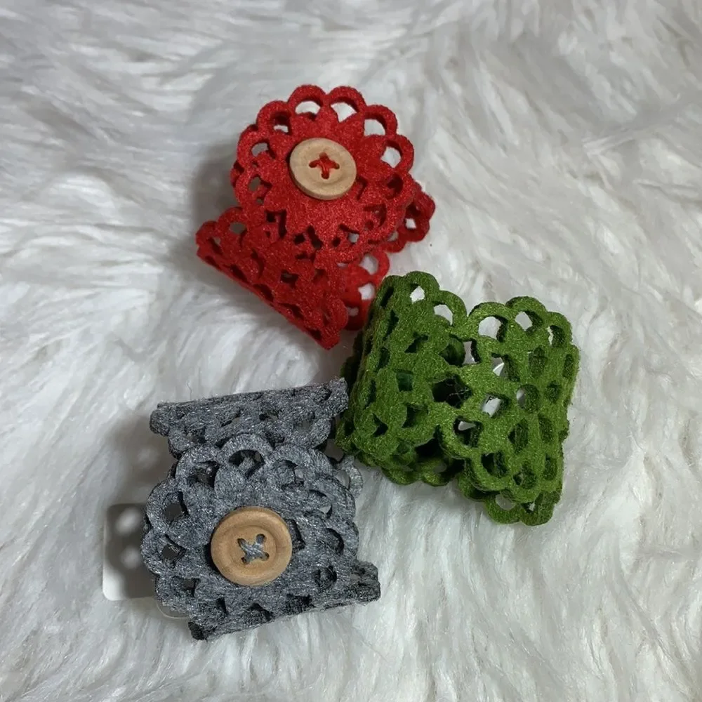 🟢3 for $20 —CRATE & Barrel 8 napkin rings laser cut button closure NWT